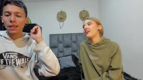 She Zoe He Painn online show from 10/24/25, 05:31