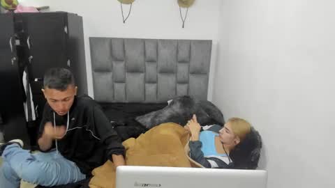 She Zoe He Painn online show from 11/21/25, 07:23