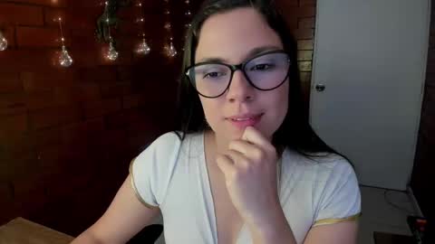 Snapshot of zoe_ringer chatting on 02/25/25, 04:31 Zoe online show from 02/25/25, 04:31