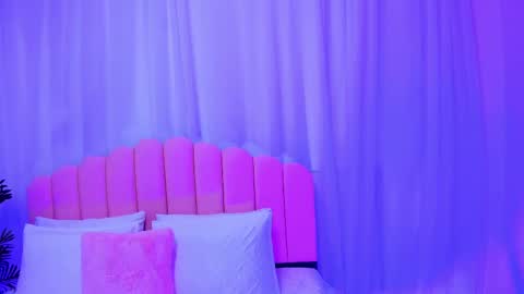 Snapshot of zoe_rivers chatting on 02/22/25, 05:24 Zoe online show from 02/22/25, 05:24