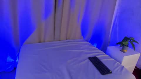 zoe_rousee_ online show from 07/04/26, 12:11
