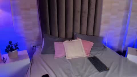 zoe_rousee_ online show from 08/06/26, 07:27