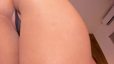 Hi guys i am Zoe  online show from 03/10/26, 11:48