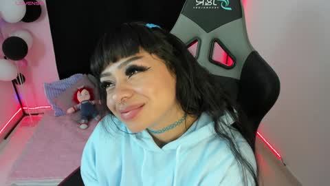 zoe_sullivan_ online show from 12/21/24, 09:44