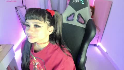 zoe_sullivan_ online show from 02/08/25, 08:52