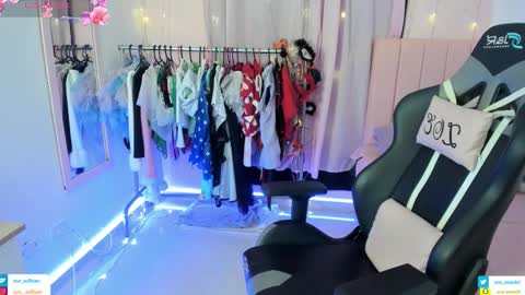 zoe_sullivan_ online show from 02/02/26, 09:08