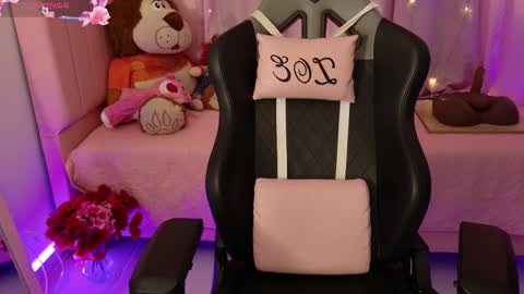 zoe_sullivan_ online show from 03/23/26, 09:13