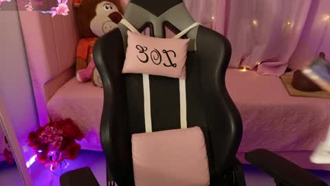 zoe_sullivan_ online show from 04/23/26, 09:41