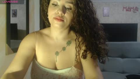 Snapshot of zoe_tai chatting on 05/31/26, 12:19 zoe tai online show from 05/31/26, 12:19