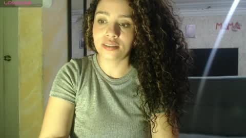 Snapshot of zoe_tai chatting on 06/03/26, 05:10 zoe tai online show from 06/03/26, 05:10