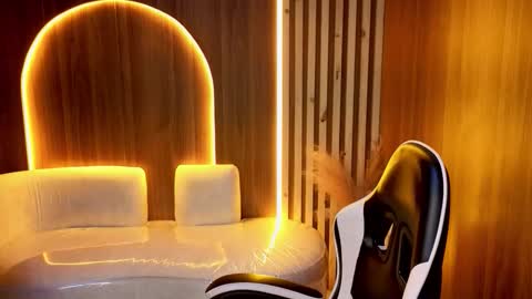 Zoe online show from 01/13/26, 08:25