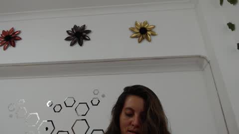 Carolina online show from 10/26/25, 09:21