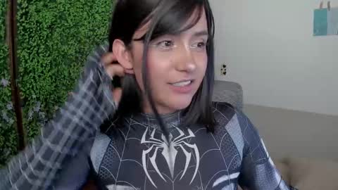 Zoe online show from 10/21/25, 01:39