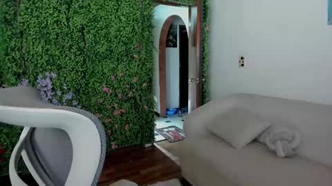 Zoe online show from 11/09/25, 03:05