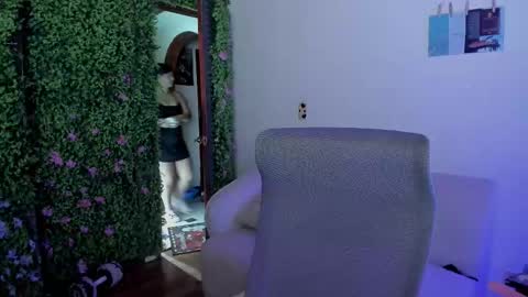 Zoe online show from 11/17/25, 02:17