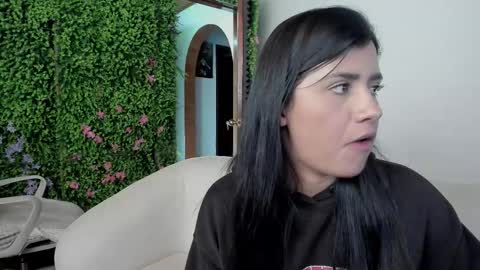 Zoe online show from 12/22/25, 03:25