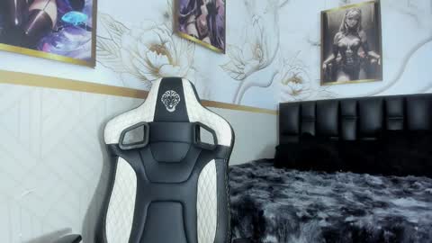 Snapshot of zoe_winterxxx chatting on 01/13/26, 11:37 Zoe online show from 01/13/26, 11:37