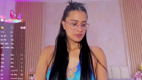 Snapshot of zoebarlowe chatting on 10/07/25, 07:11 zoebarlowe online show from 10/07/25, 07:11