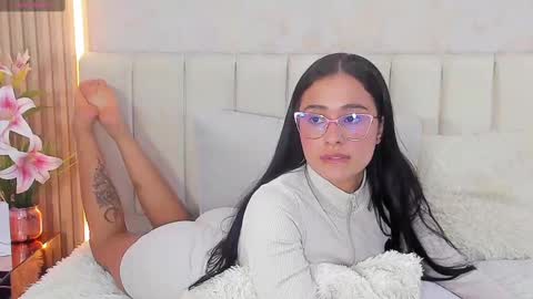 Snapshot of zoebarlowe chatting on 11/07/25, 07:14 zoebarlowe online show from 11/07/25, 07:14