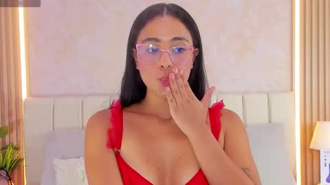 Snapshot of zoebarlowe chatting on 12/01/25, 07:08 zoebarlowe online show from 12/01/25, 07:08