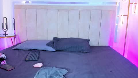 Zoe online show from 11/21/25, 06:39