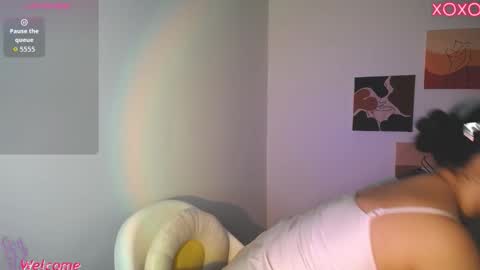 Zoe Bolton online show from 10/31/25, 01:23