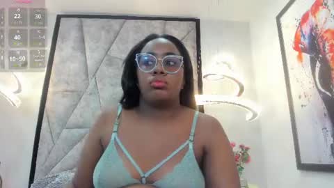 Snapshot of zoebrowns chatting on 07/13/26, 01:36 Zoe online show from 07/13/26, 01:36
