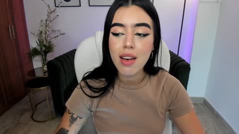 Snapshot of zoee_jackson chatting on 01/10/25, 07:00 zoee jackson online show from 01/10/25, 07:00