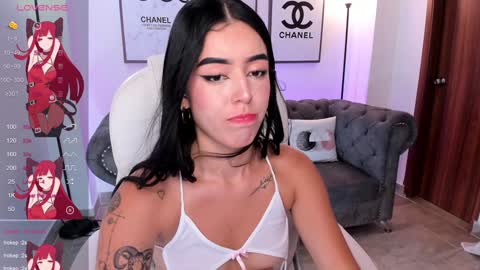 Snapshot of zoee_jackson chatting on 01/25/25, 06:57 zoee jackson online show from 01/25/25, 06:57