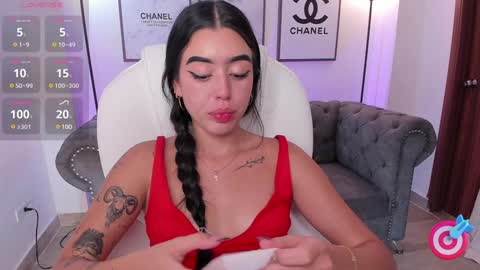 Snapshot of zoee_jackson chatting on 02/03/25, 10:00 zoee jackson online show from 02/03/25, 10:00