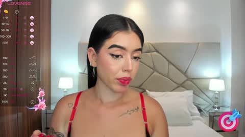 Snapshot of zoee_jackson chatting on 02/06/25, 10:00 zoee jackson online show from 02/06/25, 10:00