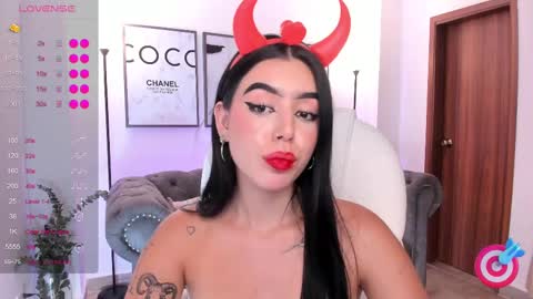 Snapshot of zoee_jackson chatting on 02/27/25, 10:09 zoee jackson online show from 02/27/25, 10:09