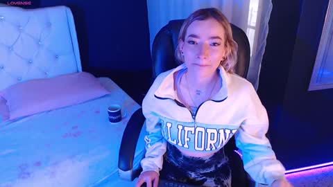 zoe online show from 01/08/25, 11:54