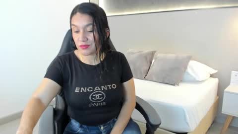 zoee_zi online show from 09/27/25, 06:57