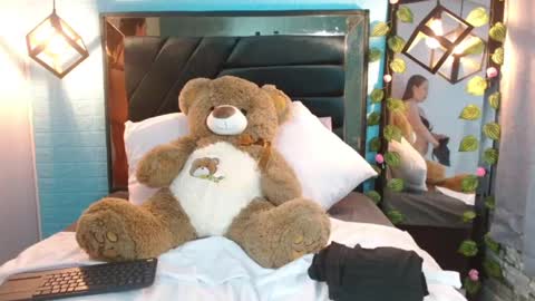 zoeemiller online show from 09/18/25, 01:57