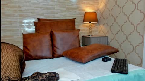 Snapshot of zoeesmitth chatting on 12/05/24, 06:11 ZoeeSmitth online show from 12/05/24, 06:11