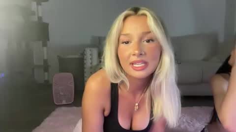 Snapshot of zoegabrielle chatting on 05/12/26, 05:26 Zoe online show from 05/12/26, 05:26
