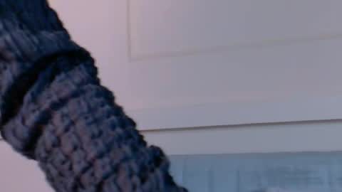 Zoe online show from 12/17/25, 11:16