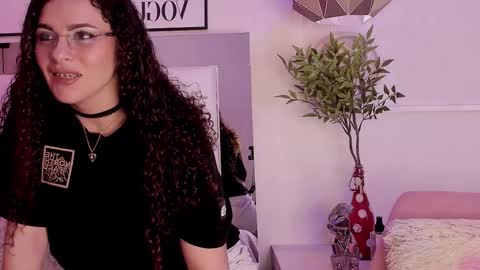 Zoe online show from 02/25/26, 03:49