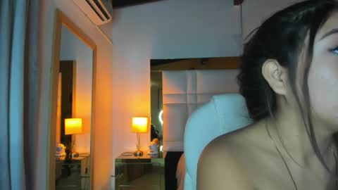 zoei_moon online show from 04/22/26, 06:53