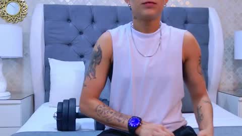 Zoe Krug online show from 10/30/25, 11:44