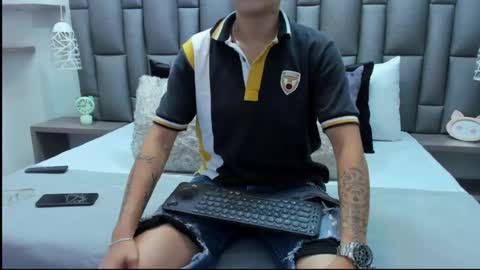 Zoe Krug online show from 04/14/26, 12:22