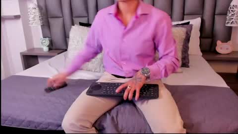 Zoe Krug online show from 04/18/26, 12:31