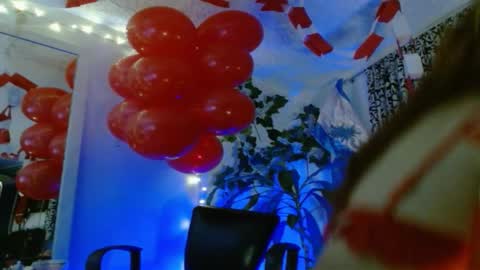 Snapshot of zoemi chatting on 02/13/25, 08:27 zoemi online show from 02/13/25, 08:27