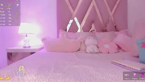 Snapshot of zoemina__ chatting on 09/20/25, 02:40 Antonella Kim online show from 09/20/25, 02:40