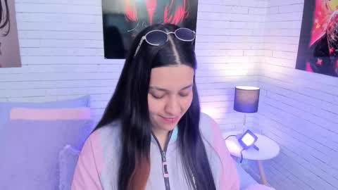 ZOE  online show from 10/24/25, 04:14