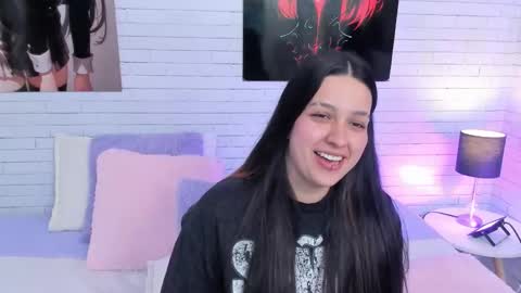 ZOE  online show from 11/21/25, 06:01