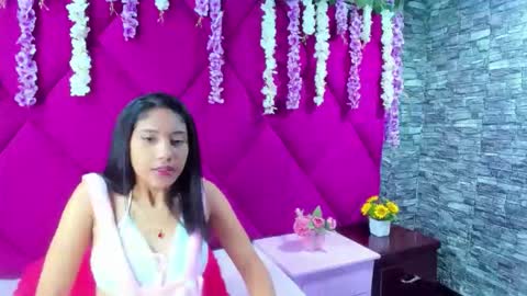 zoesmiitt online show from 06/01/26, 12:40