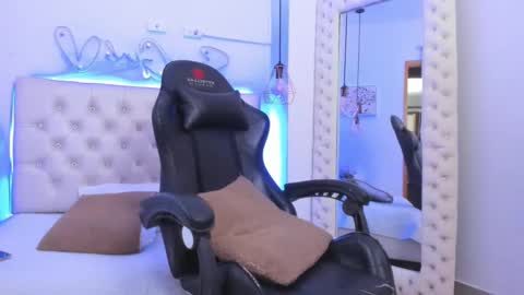 zoeth_ruiz online show from 01/03/25, 03:22