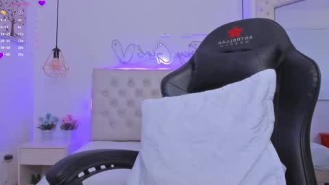zoeth_ruiz online show from 01/24/25, 03:55